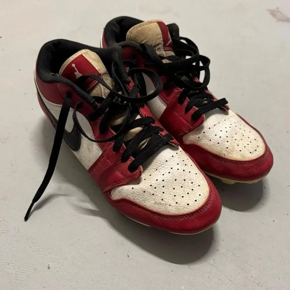 Nike Men's Red and Burgundy Trainers